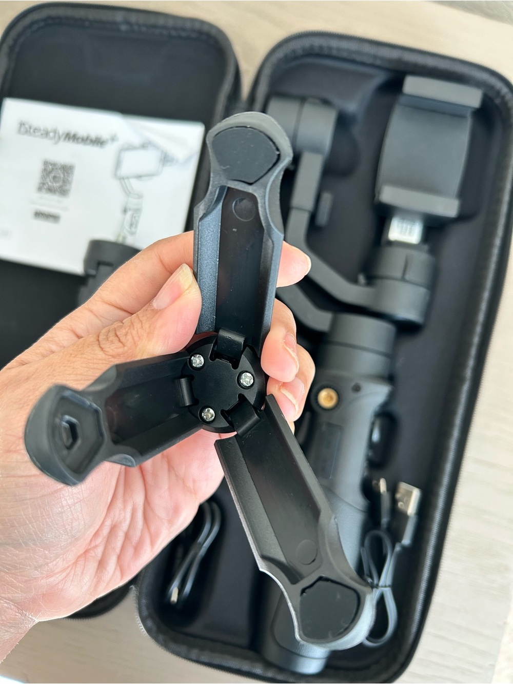 iSteadyMobile Foldable Smartphone Gimbal - Black - Picture 8 of 12